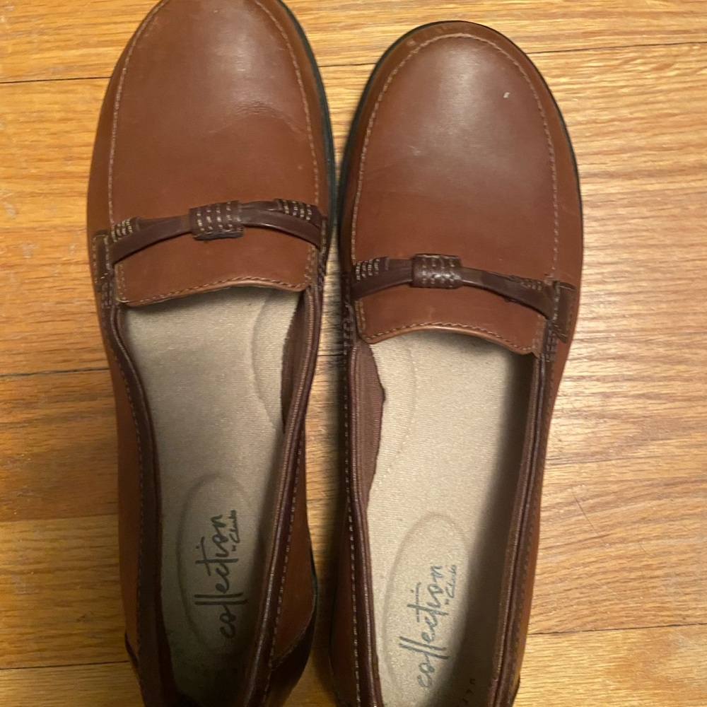 Clarks Women's Tan Leather Loafers